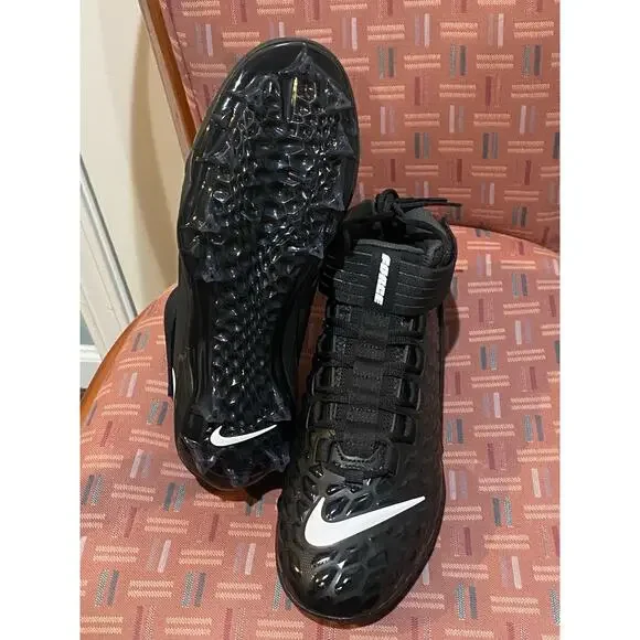New Nike Men’s Sz 11 Force Savage Pro 2 Football Cleats Black/White AH4000-002